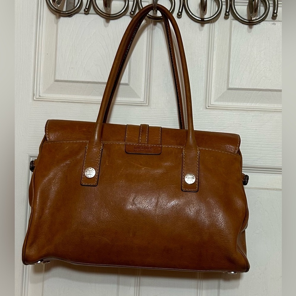 Vintage Michael Kors butter leather shoulder purse - Picture 2 of 15